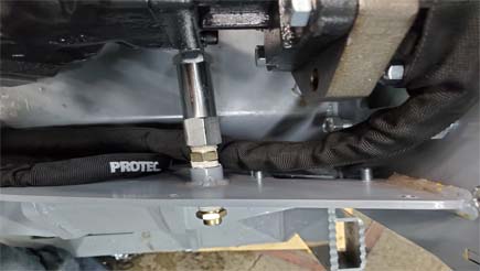 To prevent pressure relief activation on the motor seal, the MS1160 comes with a case drain line and a vent to atmosphere relief valve. In the event there is a spike in pressure in your hydraulic lines, the case drain will relieve the pressure and drain it back into the return line and back to the tank. 