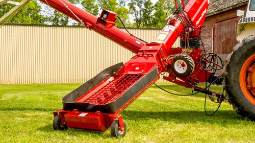 The unique design of the system allows the intake tube and hopper to fully retract taking up less space. The operator has the ability to swing the unit into position while adjusting the reach of the TeleSwing hopper under the truck hopper or end dump trucks.