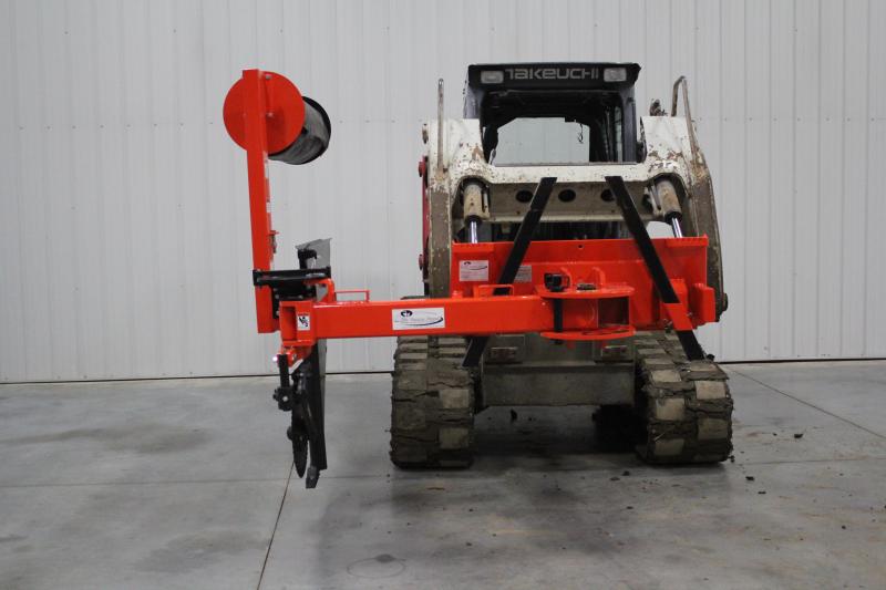 Allows you to quickly offset to either side of center to pull, and to swing the machine over either side of center to push the silt fence plow forward. By aligning two pins, the machine's offset position can be changed while it is in the ground.