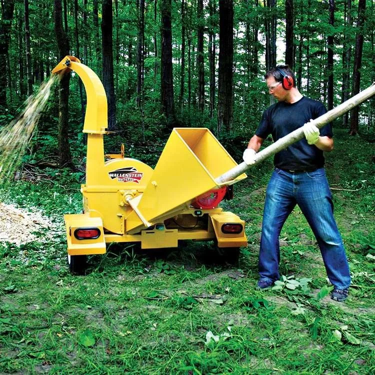 Angling the log against the rotor requires less horsepower to chip, saving fuel.