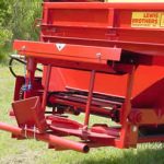 The optional spinner assembly is available on model’s #2, #3, #3.5, #4, #5 & #5LP and is just what you need to spread litter on fields or to apply fresh material to the house floor. The spinners can be removed when the job calls for unloading only.