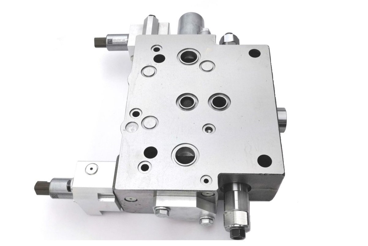 Unlike most of competitors, out flow control valve allows the Hornet to run on vehicles with hydraulic flow up to 30 GPM, including high-flow vehicles, without excessive wear on the power cell