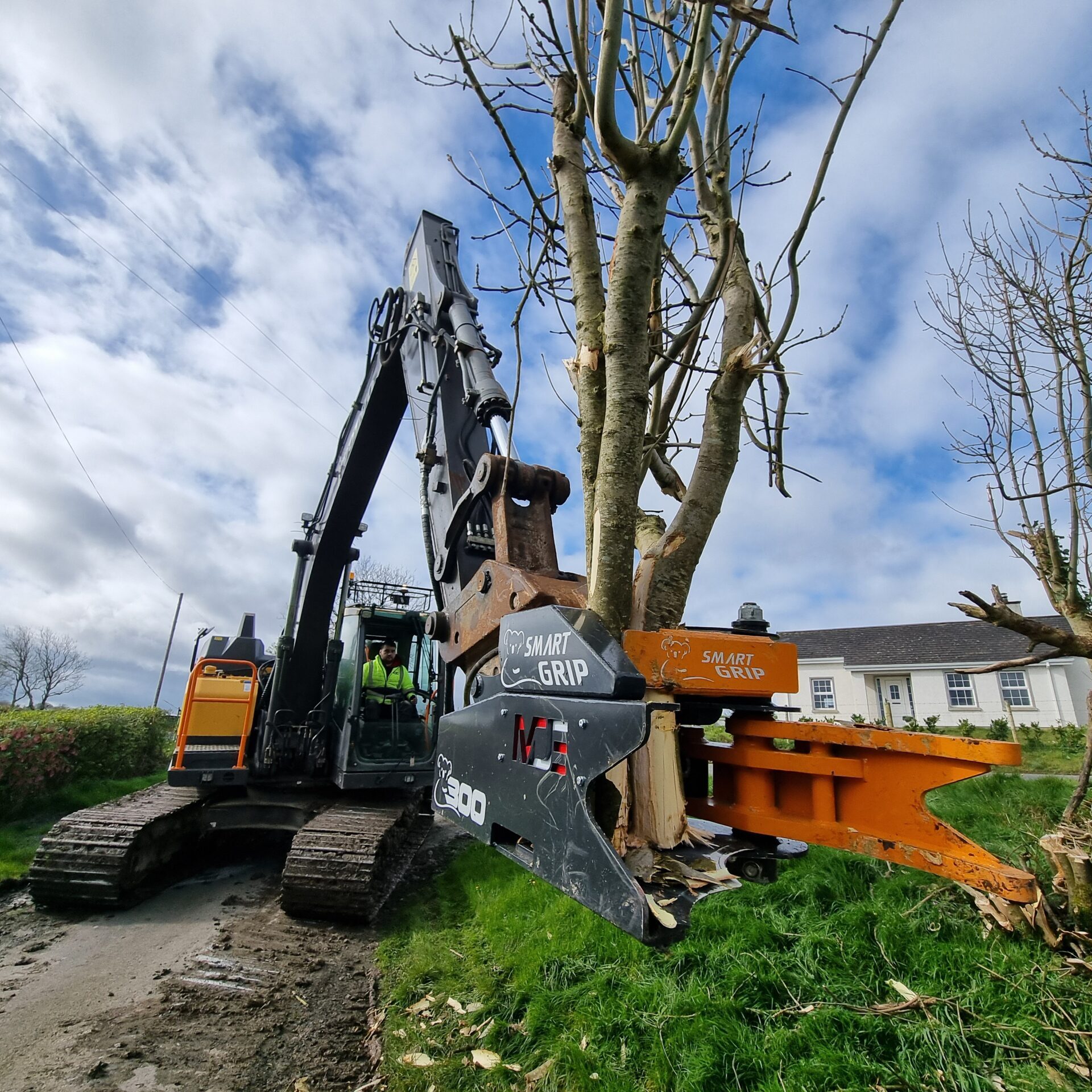 MDE MACHINERY EXCAVATOR ATTACHMENTS KOALA 300TSG